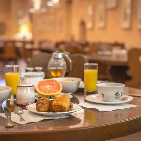 Couvent Du Franciscain Centre Hotel 3*