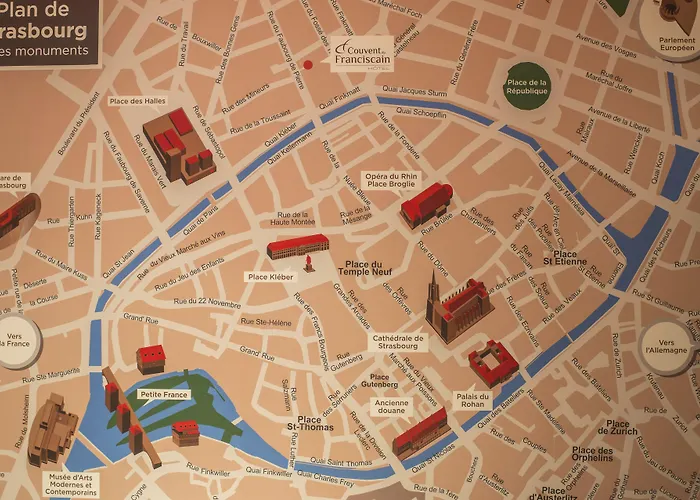 Couvent Du Franciscain Centre 3*