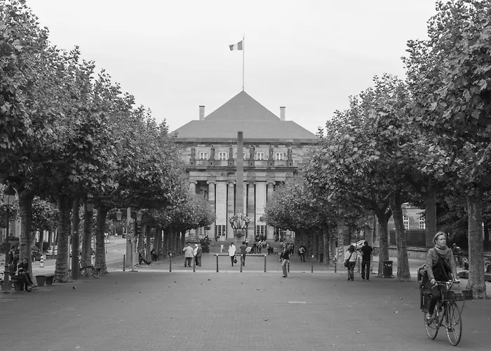 فندق Couvent Du Franciscain Centre