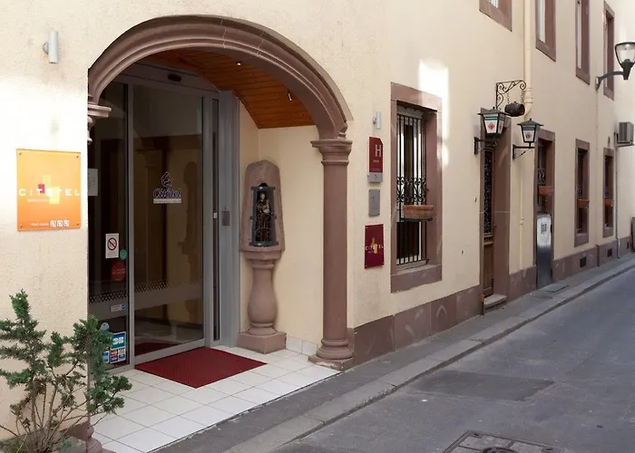 Couvent Du Franciscain Centre Hotel